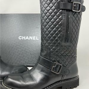 ❤️Beautiful Chanel MOTO BOOTS